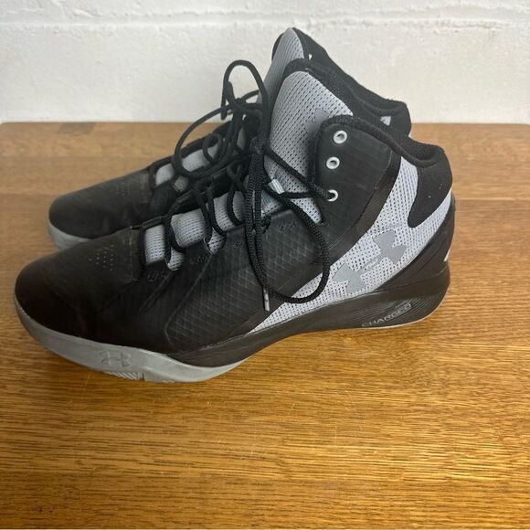 Under Armour Men's Charged Mid Basketball Sneaker Shoes Black / Gray Size 13 - Picture 1 of 7